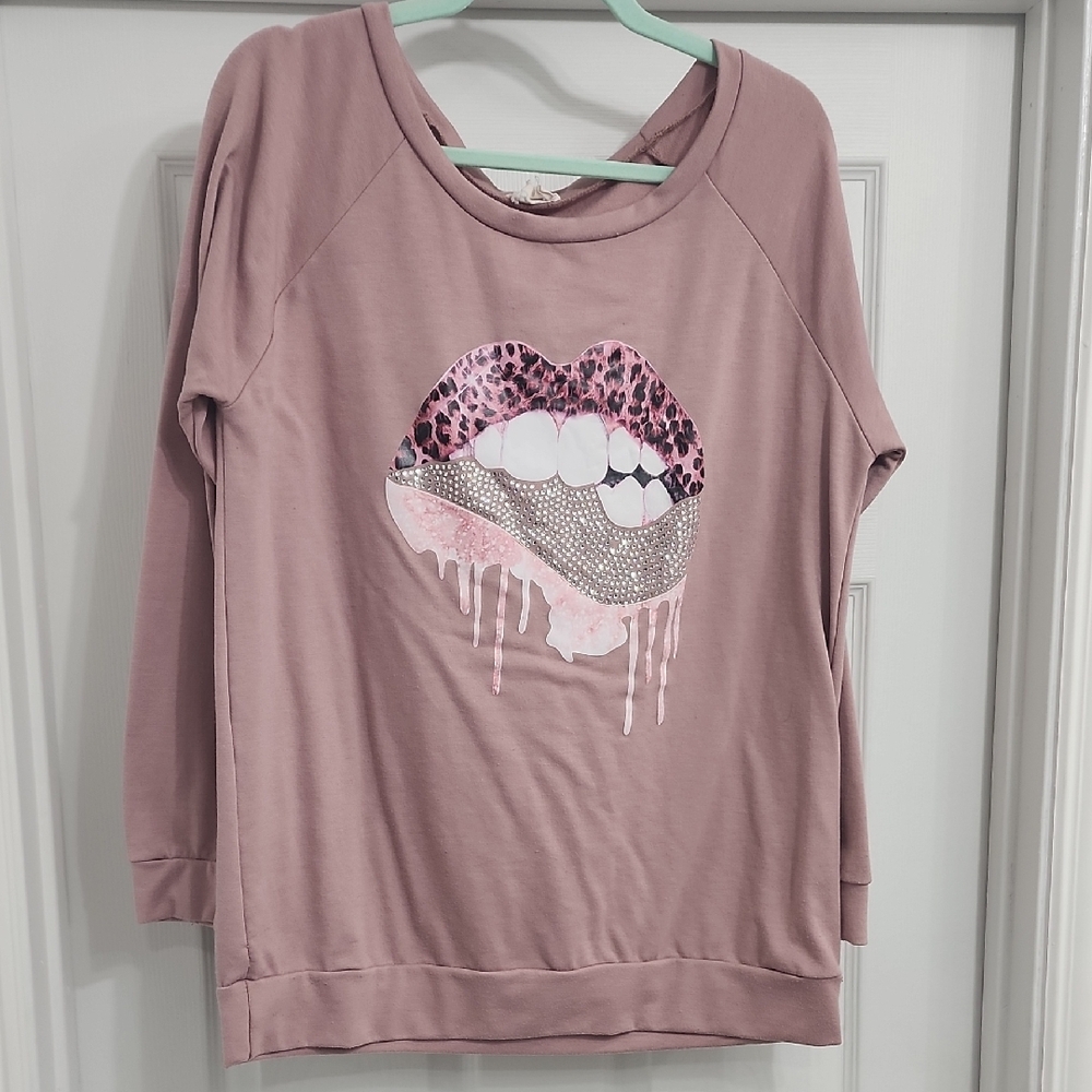 Pink Graphic Sweatshirt with Lip Design